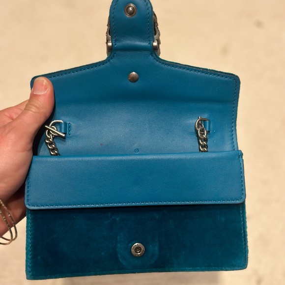 Teal velvet Gucci Dionysus purse. Missing one stone. Good condition - Picture 7 of 7